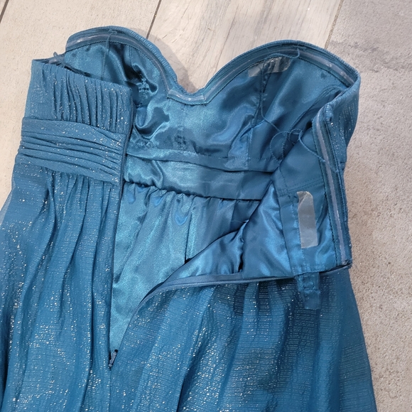 Aqua Turquoise strapless gown floral design at the bottom size 2 like new condit - Picture 7 of 8